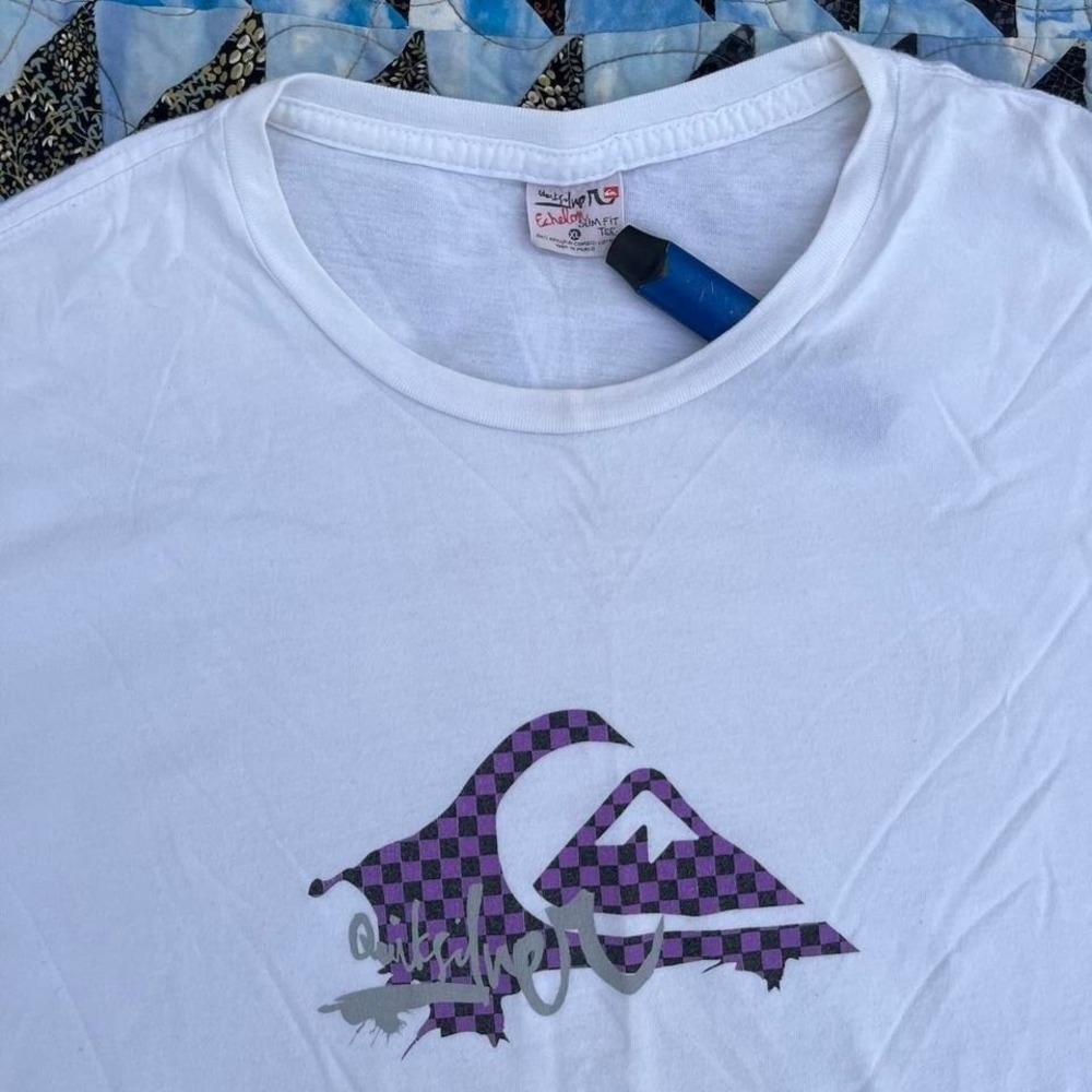 2000s Quiksilver Surf Tshirt - Picture 2 of 5